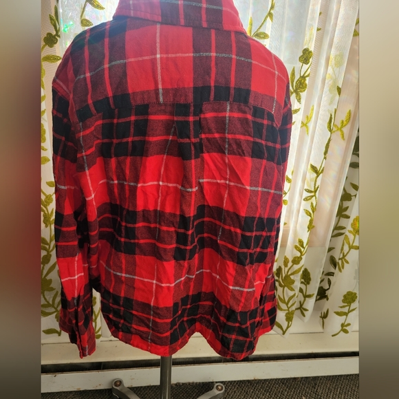 Forever 21 red black cropped button up flannel top Large - Picture 2 of 10
